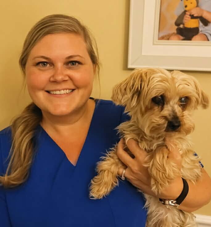 Dr. Laura Macedonia