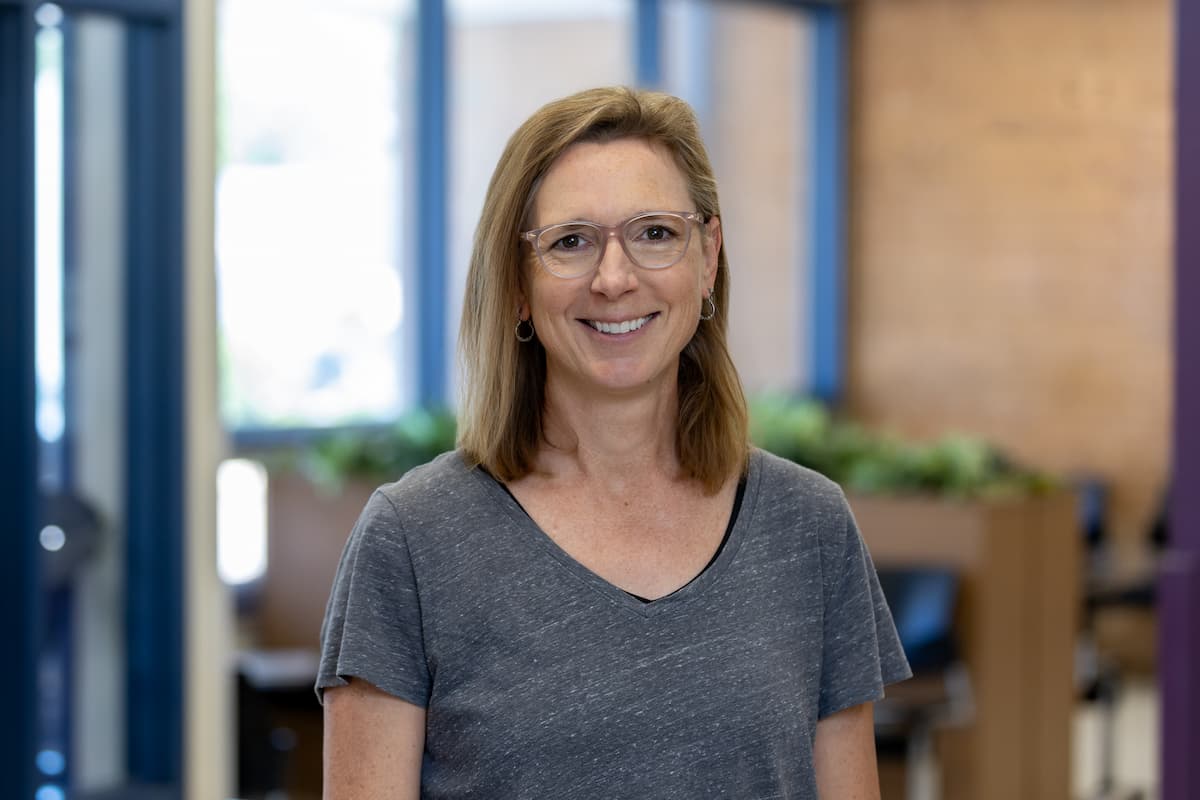Dr. Jennifer Larsen, DVM