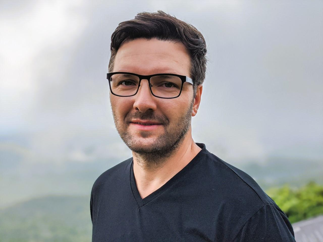 Dr. Ovidiu Trofin